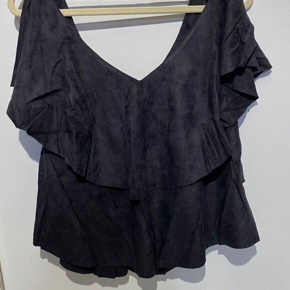 She + Sky Women's V-Neck Ruffled Cape Velvet Top Black Size L New With Tags - Picture 4 of 10